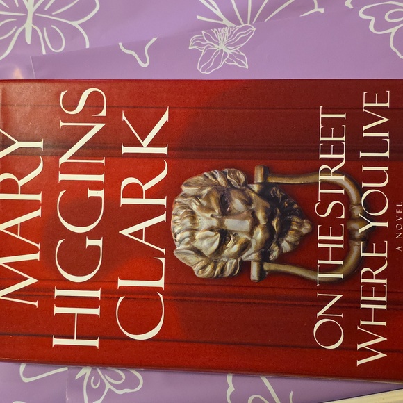 Mary Higgins Clark Bundle - Picture 4 of 4